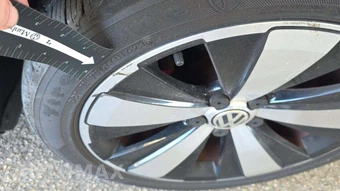 2014 Volkswagen Beetle Convertible R-Line w/Sound - miniatura 27