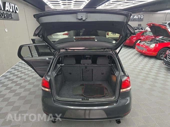 2014 Volkswagen GTI Wolfsburg Edition - miniatura 14