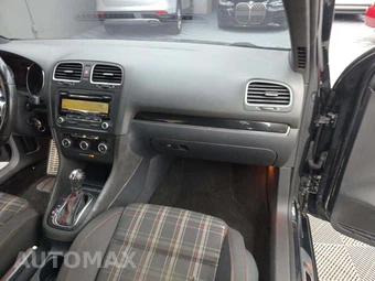 2014 Volkswagen GTI Wolfsburg Edition - miniatura 19
