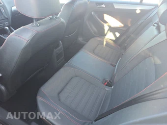 2014 Volkswagen Jetta GLI Sedan - miniatura 13