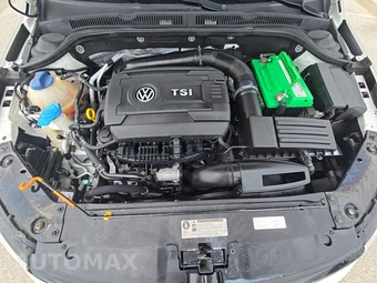 2014 Volkswagen Jetta GLI Sedan - miniatura 15