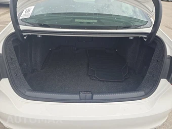 2014 Volkswagen Jetta GLI Sedan - miniatura 16