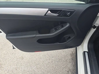 2014 Volkswagen Jetta GLI Sedan - miniatura 9