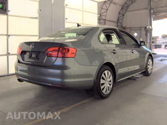 2014 Volkswagen Jetta SE Sedan – miniatura 4