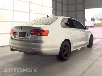2014 Volkswagen Jetta SE Sedan – miniatura 4