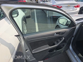 2014 Volkswagen Jetta SE Sedan – miniatura 9