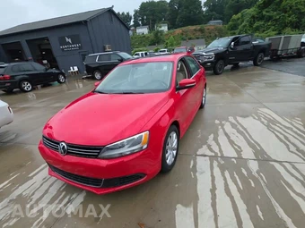 2014 Volkswagen Jetta SE Sedan w/Connectivity & Sunroof