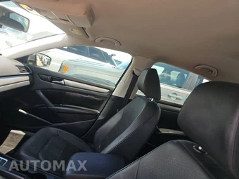 2014 Volkswagen Passat 1.8T S – miniatura 17