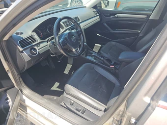 2014 Volkswagen Passat 1.8T S – miniatura 7