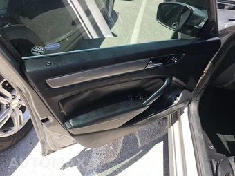 2014 Volkswagen Passat 1.8T S – miniatura 9