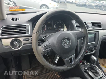 2014 Volkswagen Passat 1.8T S – miniatura 10