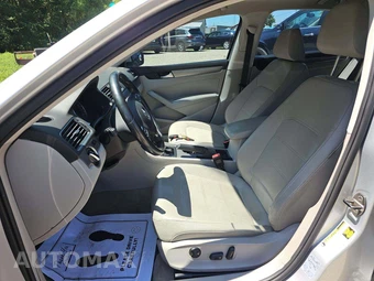 2014 Volkswagen Passat 1.8T SE w/Sunroof & Navigation - miniatura 3