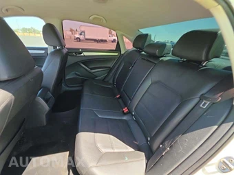 2014 Volkswagen Passat 1.8T Wolfsburg Edition - miniatura 10