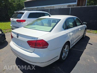 2014 Volkswagen Passat TDI SE w/Sunroof & Navigation – miniatura 3