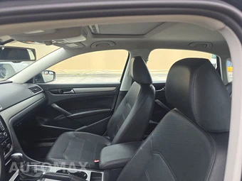 2014 Volkswagen Passat TDI SE w/Sunroof & Navigation - miniatura 18
