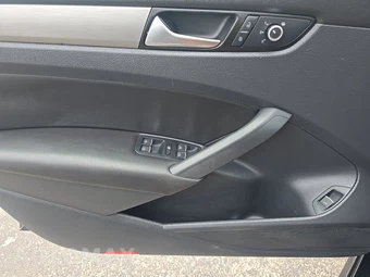 2014 Volkswagen Passat TDI SE w/Sunroof & Navigation - miniatura 9
