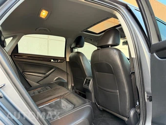 2014 Volkswagen Passat TDI SEL Premium - miniatura 11
