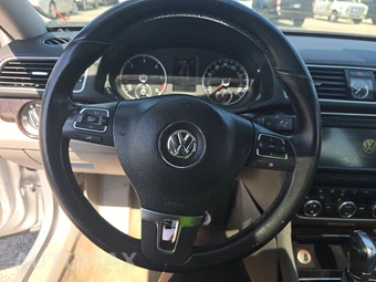 2014 Volkswagen Passat TDI SEL Premium - miniatura 10