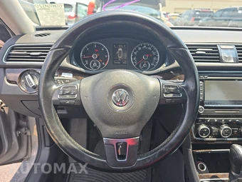 2014 Volkswagen Passat TDI SEL Premium – miniatura 10