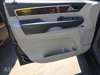 2014 Volkswagen Routan SEL Premium 121.2" WB - miniatura 9