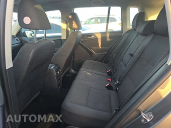 2014 Volkswagen Tiguan S – miniatura 13