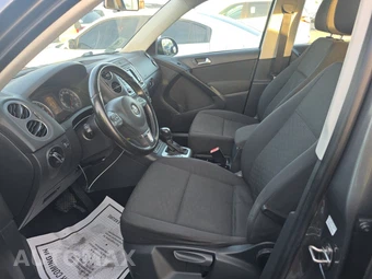 2014 Volkswagen Tiguan S – miniatura 7