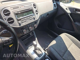 2014 Volkswagen Tiguan S – miniatura 10