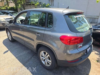 2014 Volkswagen Tiguan S – miniatura 2