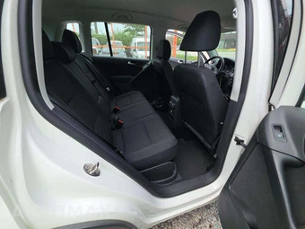 2014 Volkswagen Tiguan S - miniatura 16