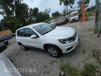 2014 Volkswagen Tiguan S - miniatura 4