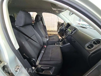 2014 Volkswagen Tiguan S – miniatura 18