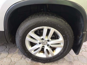 2014 Volkswagen Tiguan S – miniatura 25