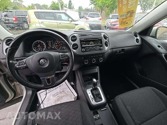 2014 Volkswagen Tiguan S – miniatura 10