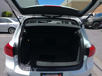 2014 Volkswagen Tiguan S – miniatura 11