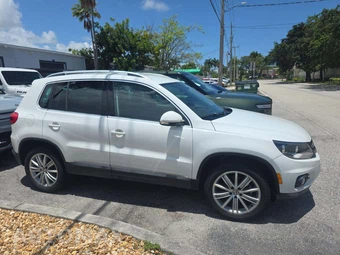 2014 Volkswagen Tiguan SE w/Appearance - miniatura 4