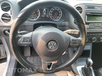 2014 Volkswagen Tiguan SE - miniatura 10