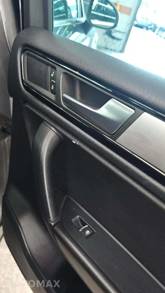 2014 Volkswagen Touareg TDI Sport w/Navigation – miniatura 28