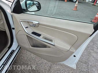 2014 Volvo S60 T5 – miniatura 24