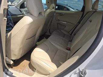 2014 Volvo XC60 T6 – miniatura 13