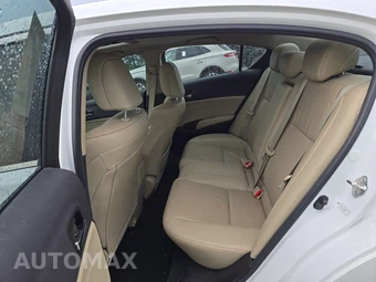 2015 Acura ILX w/Technology Pkg – miniatura 13