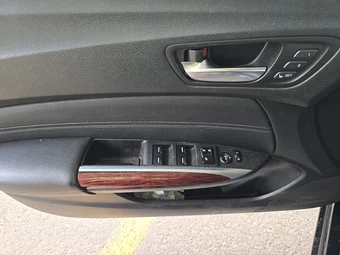 2015 Acura TLX – miniatura 9