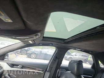 2015 Audi S8 - miniatura 13
