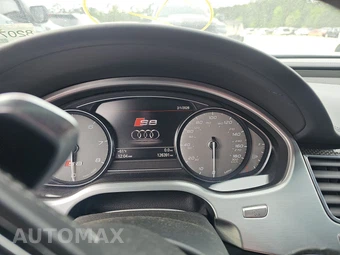 2015 Audi S8 - miniatura 8
