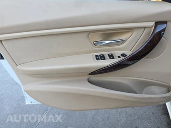 2015 BMW 3 Series Sedan 320i - miniatura 9