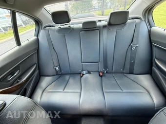 2015 BMW 3 Series Sedan 320i - miniatura 16