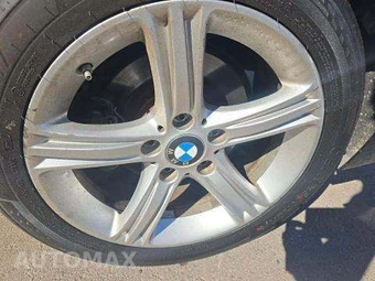 2015 BMW 3 Series Sedan 320i - miniatura 23