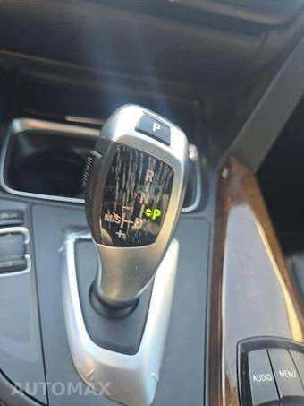2015 BMW 3 Series Sedan 320i - miniatura 28