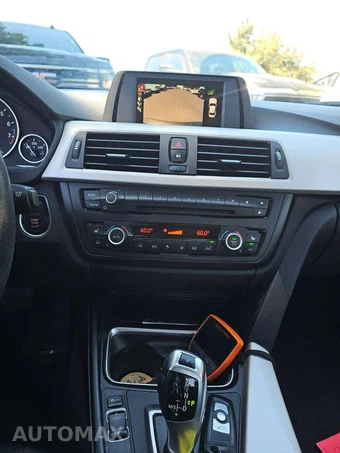 2015 BMW 3 Series Sedan 320i xDrive – miniatura 7