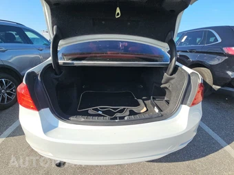 2015 BMW 3 Series Sedan 320i xDrive - miniatura 16