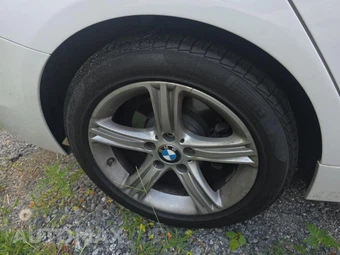 2015 BMW 3 Series Sedan 320i xDrive - miniatura 10